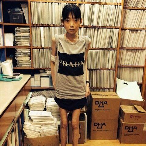 伍智恒嫁入豪门的悲惨人生,放弃牛津大学嫁豪门的伍智恒