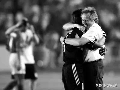 2004亚洲杯刘云飞最后扑救,亚洲杯刘云飞视频