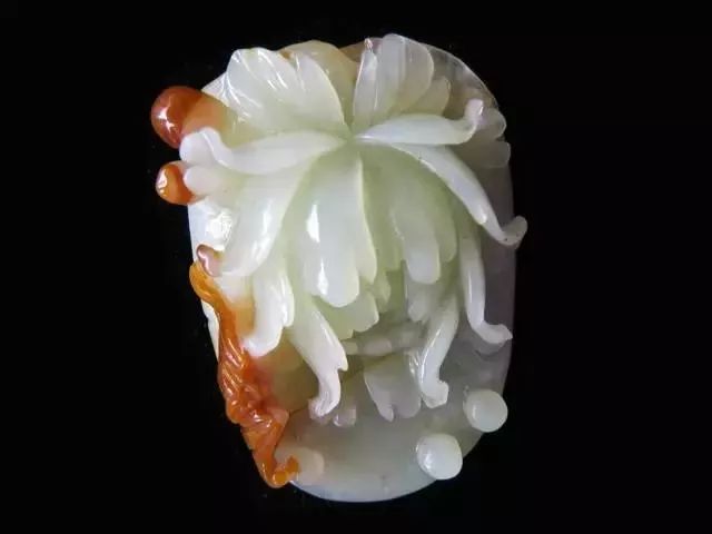 岫玉180料手镯和翡翠哪个好,好品质的岫玉和差品质翡翠哪个好