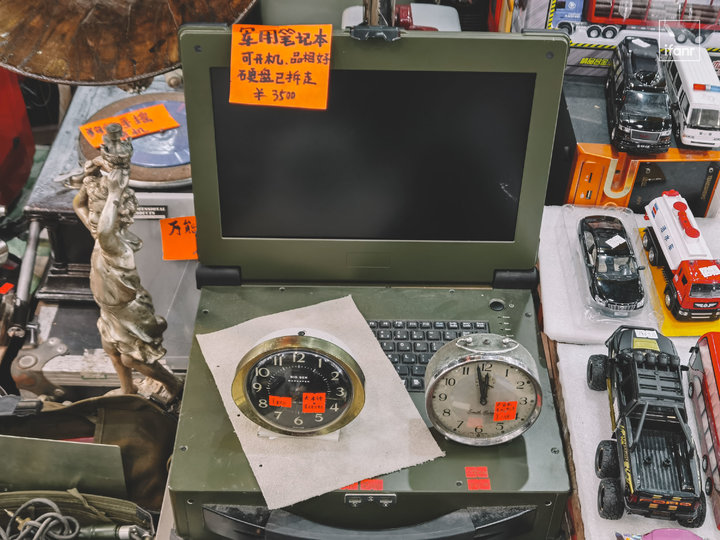 我在旧货市场淘了一天「电子垃圾」，这里是熟男的精神博物馆