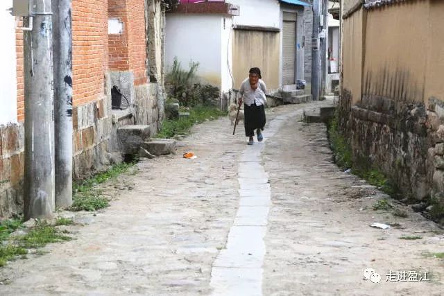 云南瑞丽腾冲离缅甸有多远,瑞丽与腾冲地理位置