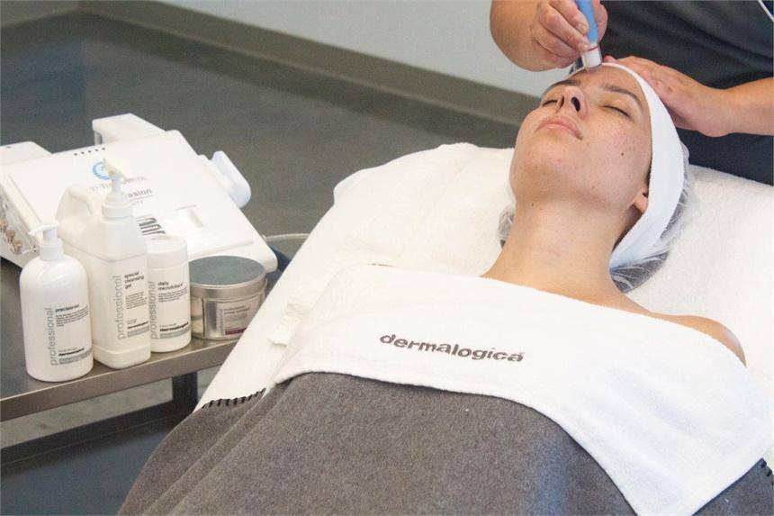 去黑头粉刺比较有效的方法,去黑头粉刺的最简单方法