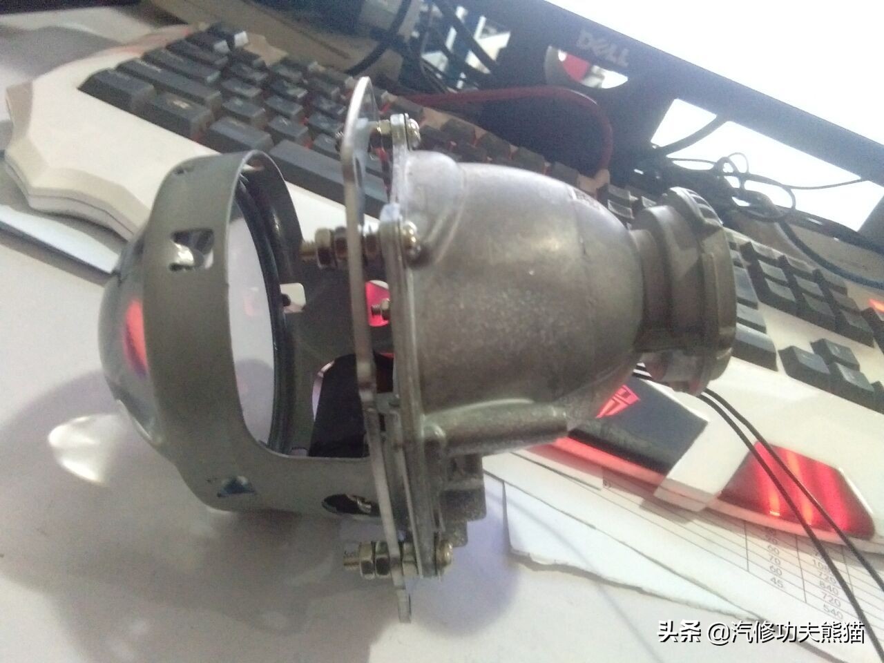 别克凯越换车灯灯泡,别克凯越换车灯