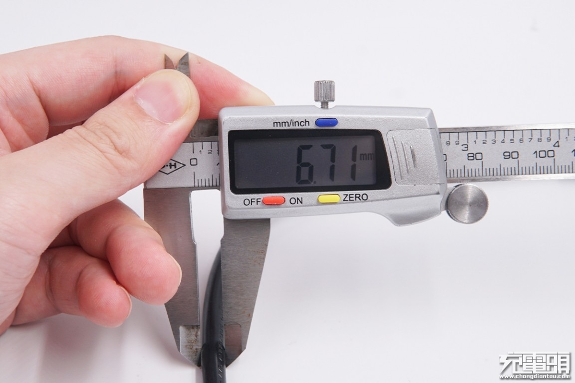 雷电三dp接口,雷电接口支持pd充电