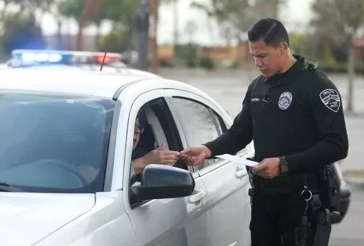 违法扣分几十分怎么办,违法扣分处理了分还能有吗