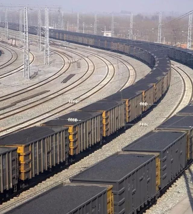 一座神人共栖的“煤都”