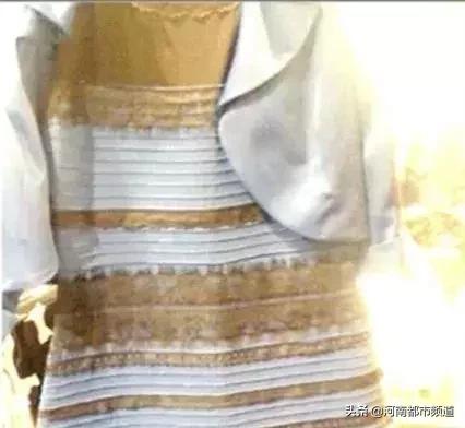 鞋子颜色粉白还是灰绿,粉白还是灰绿鞋子揭秘