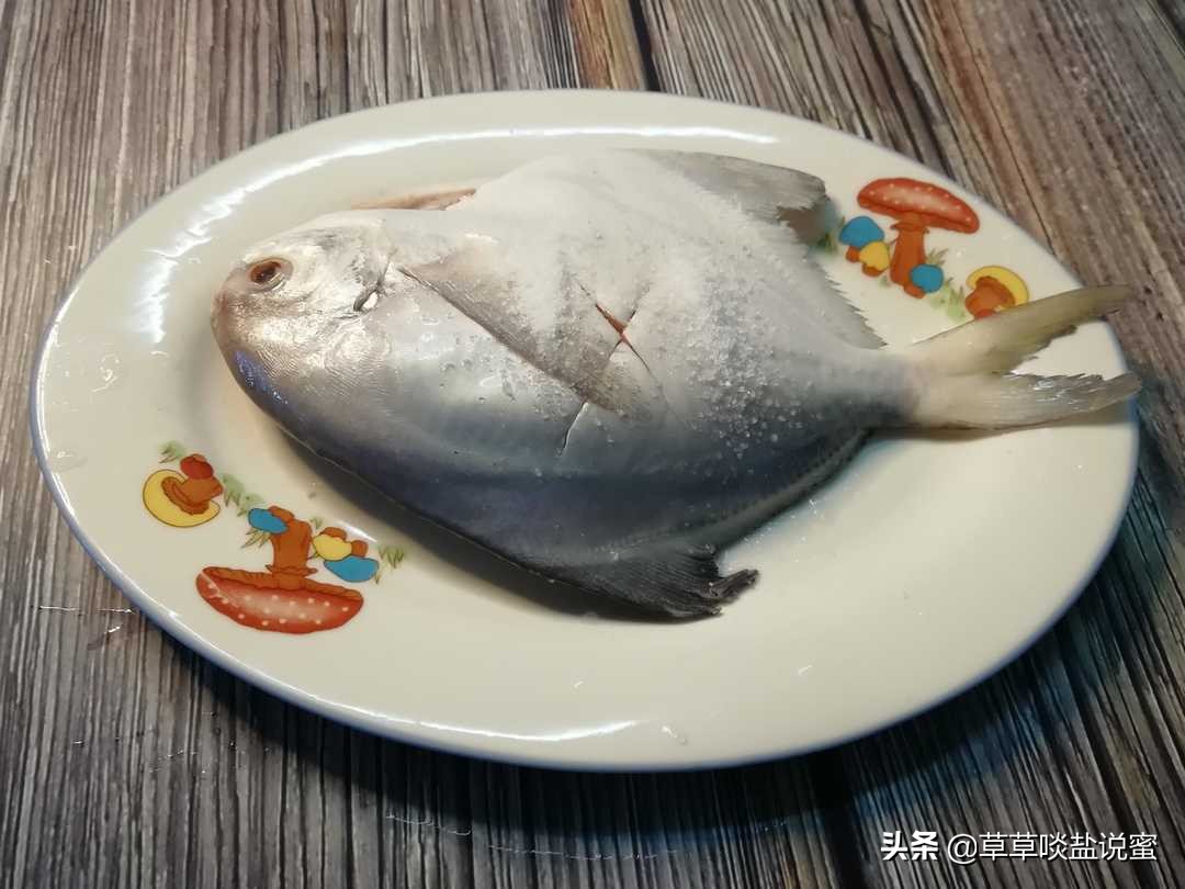 清蒸银鲳鱼各种做法,清蒸鲳鱼的最佳吃法
