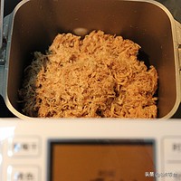 轻松玩烘焙想吃红遍四海八荒的肉松小贝可是又不想排队，自己做