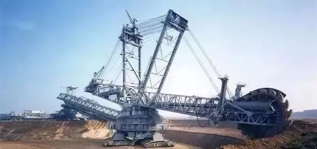 足以震惊世界的八个超级工程,世界十大巨无霸工程机械