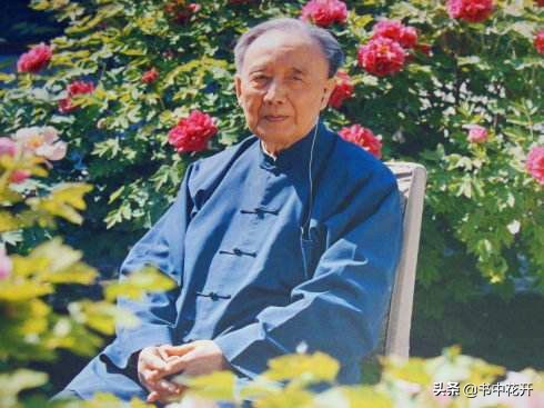 郭沫若受到外国浪漫主义的影响,郭沫若的浪漫主义和爱国主义