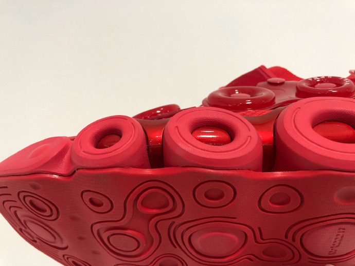 你没见过的安踏！走秀款曝光：中底霸气，系带方式新奇，霸气侧漏