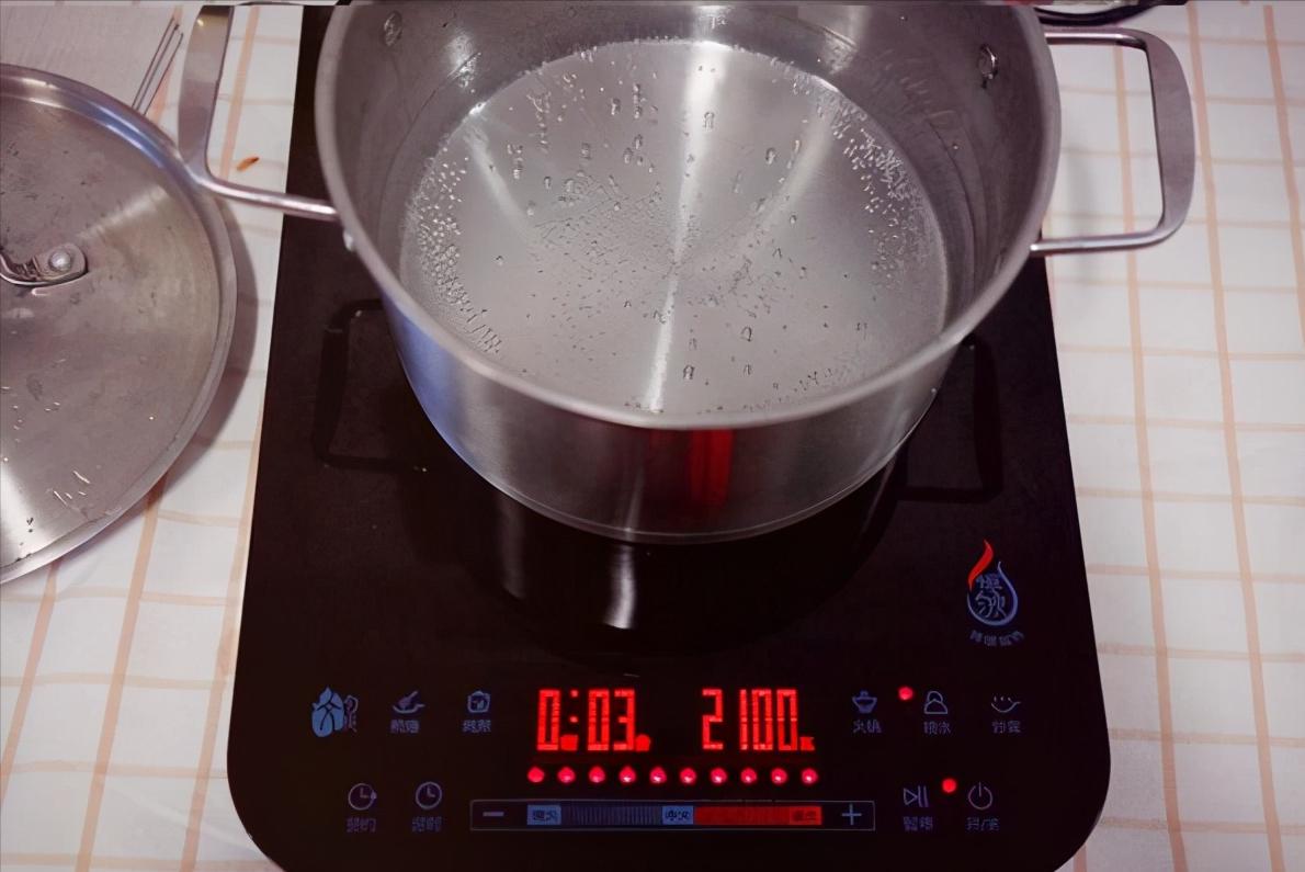 生活实用妙招:502胶水太黏,不小心滴在瓷砖上,如何去除?