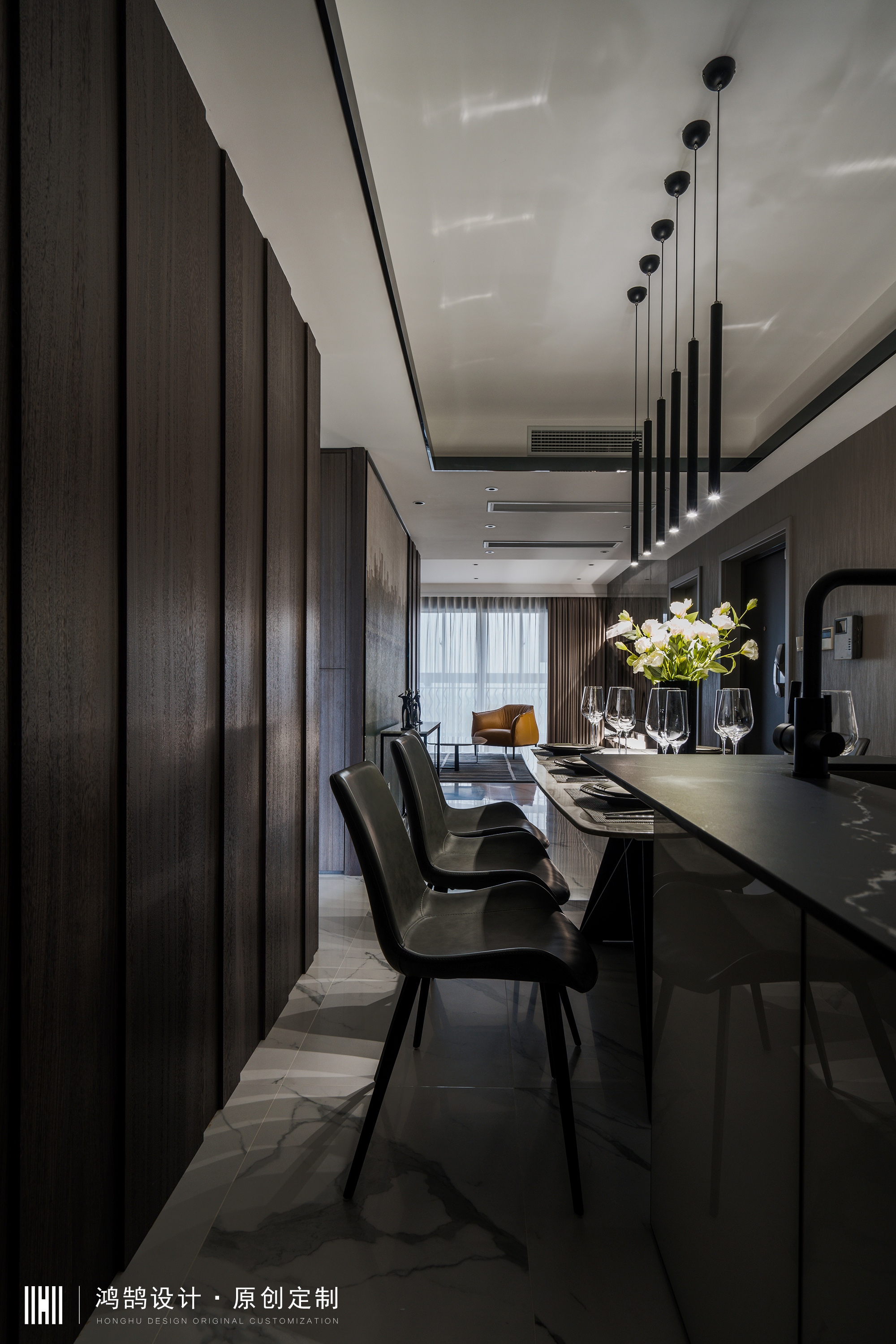 简约时尚主义拥护者：这个家“黑”的很明亮