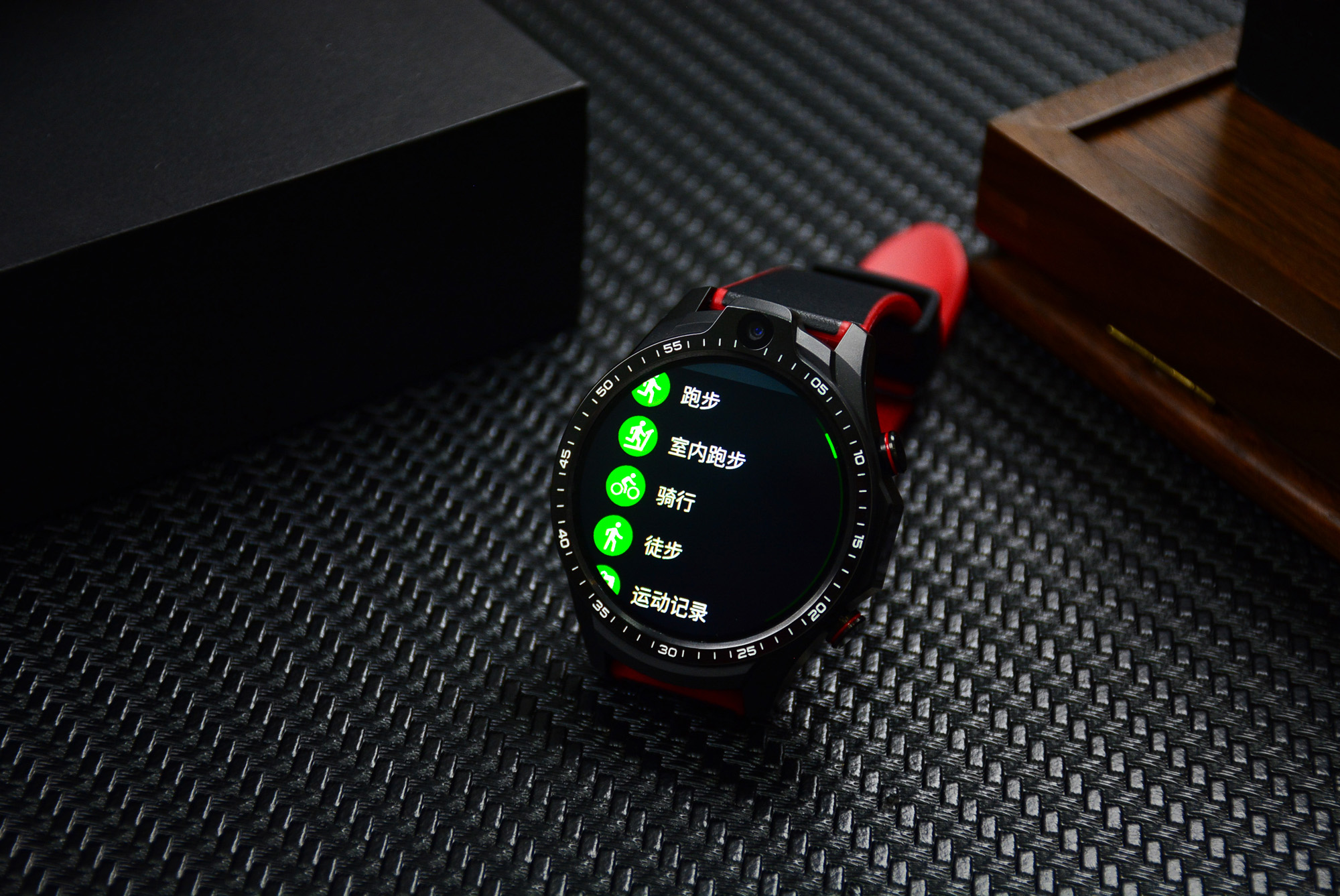 内存128g可插卡的电话手表,jeep黑骑士手表打王者