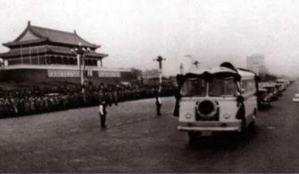 周恩来总理逝世后,留下了多少财产?分配方式催人泪下