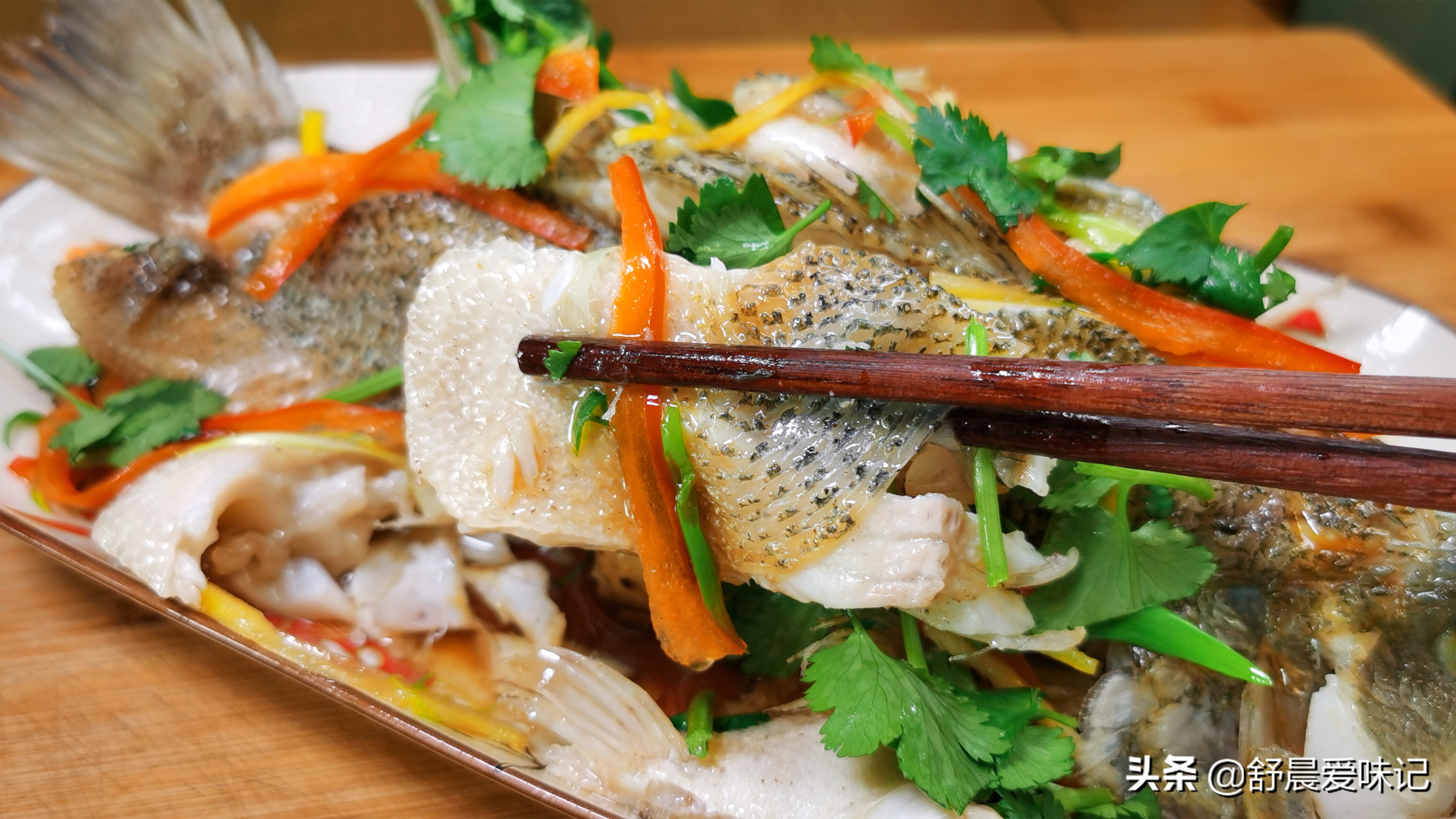 清蒸鱼怎么才能放盐,做清蒸鱼需要放盐吗