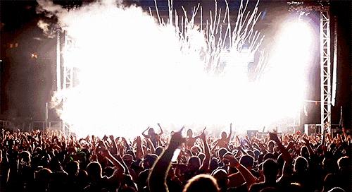 天津天塔亮灯为祖国庆生,天津点亮天塔科普灯光秀直播