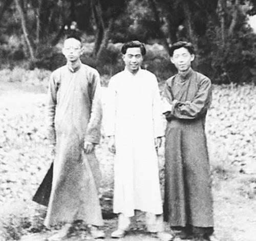 人生感悟汪曾祺 (汪曾祺人总要热爱点什么)