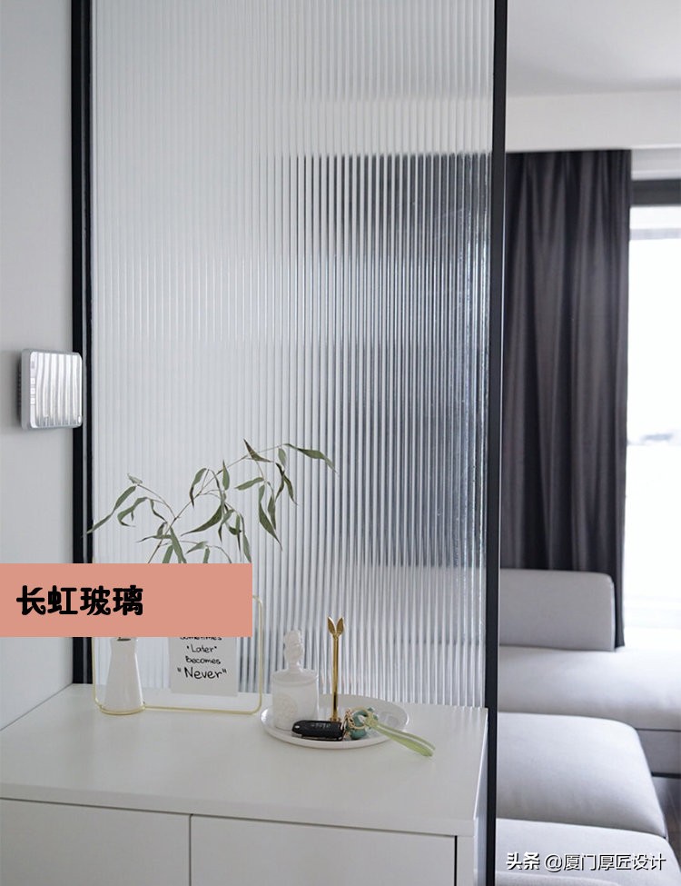 衣柜门做茶色玻璃还是黑灰色好看,衣柜门玻璃的好还是木质的好