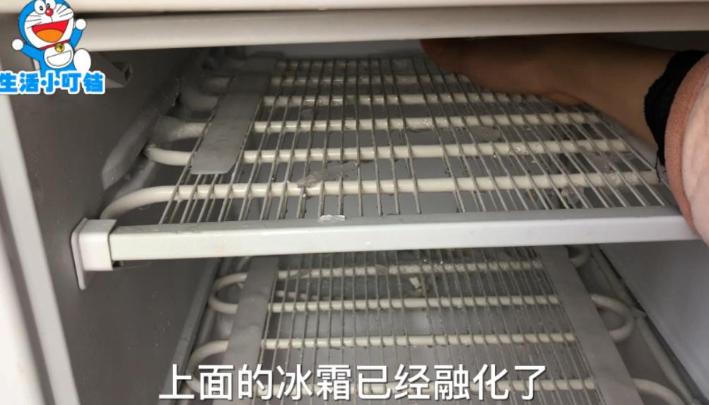 冰箱用久了会结厚厚的冰怎样除冰,冰箱结了冰霜教你一招快速清除