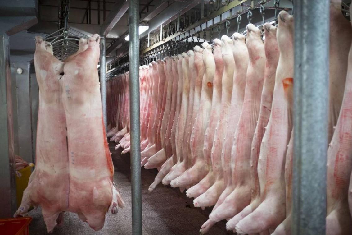 大润发超市发臭隔夜肉洗了再买,大润发售卖发臭隔夜肉图片