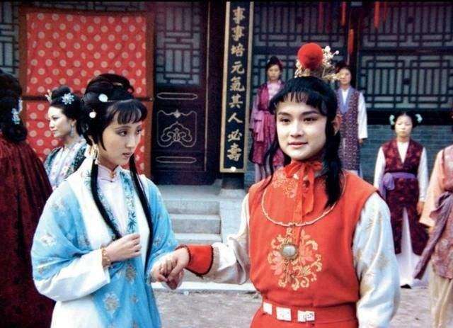 金陵十二钗黛玉与宝钗为什么并列,红楼梦金陵十二钗中林黛玉