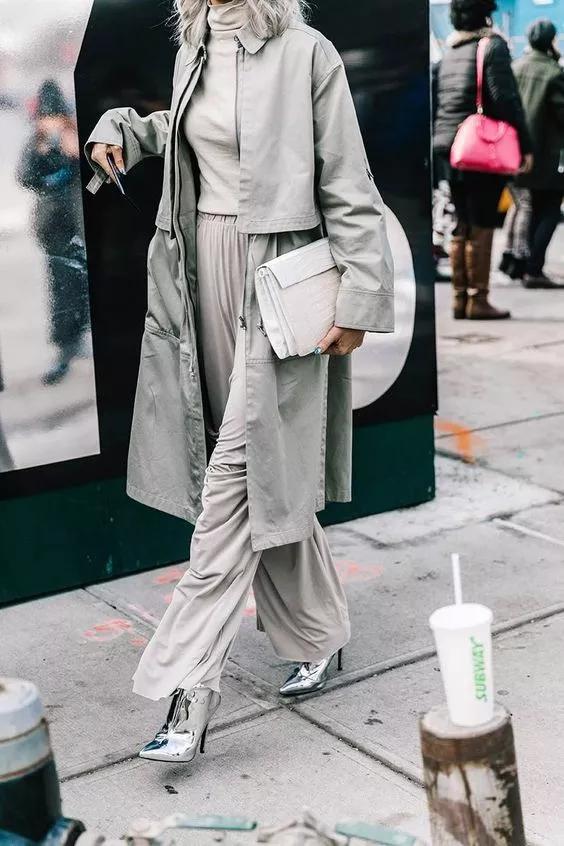 秋天买什么颜色风衣,冬天怎么挑选风衣