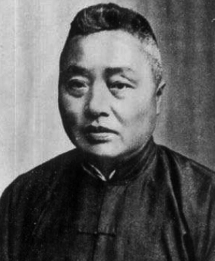 86年荣氏家族齐聚人民大会堂，*小平邓**：你们如杨家将，护国有功