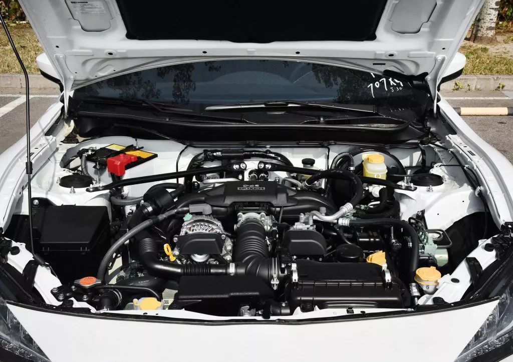 皮实耐用操控性好的手动挡车型,一万块钱的两厢车手动挡试驾感受