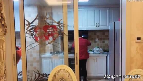 林允回老家全部视频,林允回上海家视频