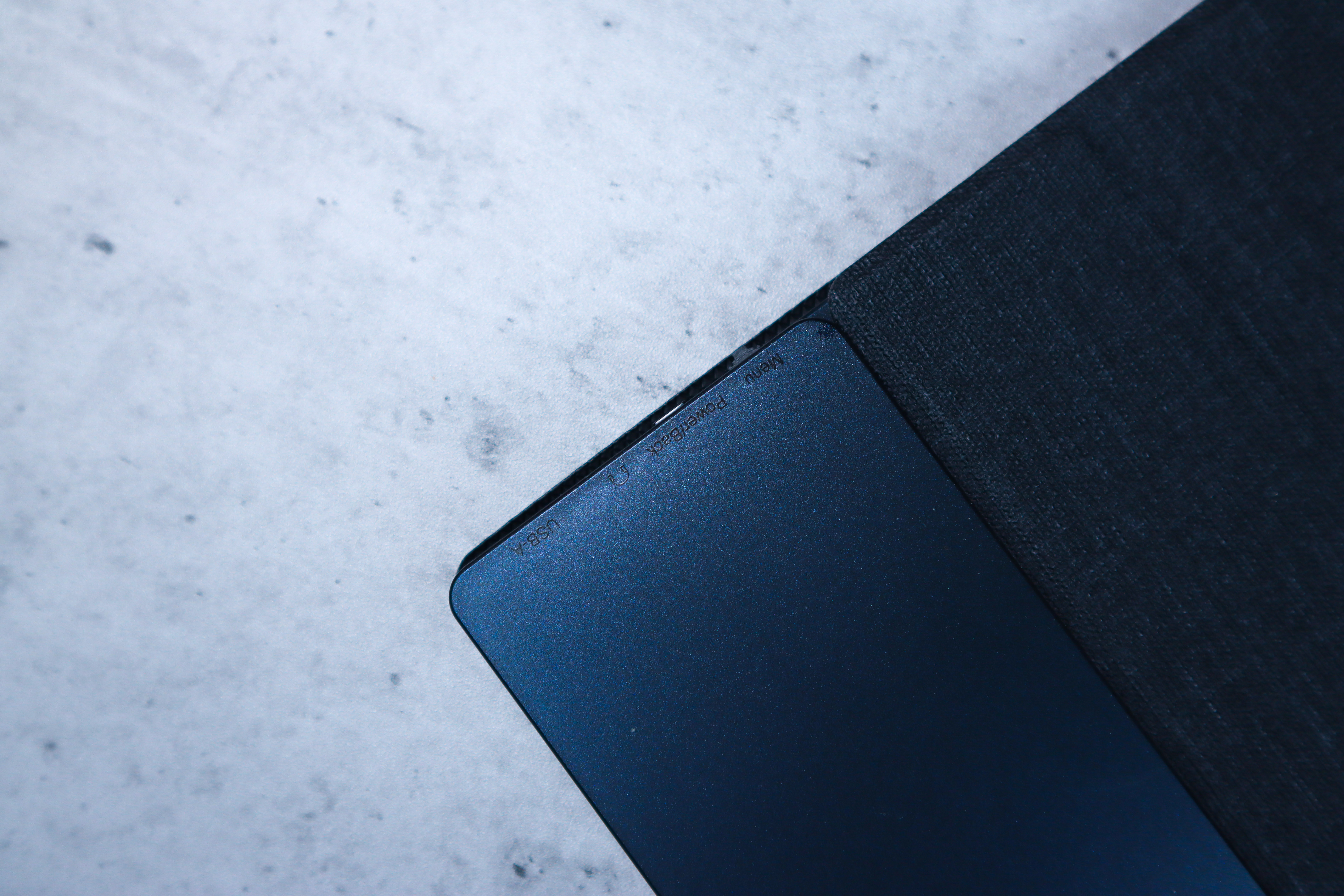 cforce便携显示屏011x,cforce便携屏幕评测