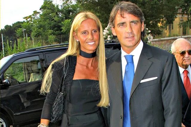 56岁教练才是意大利队最帅男人!穿LP戴百万RM,老男人不油腻典范