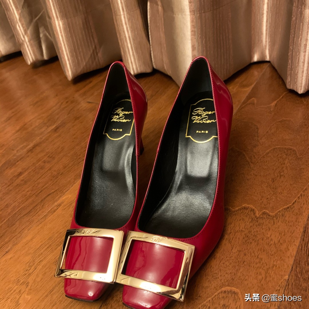 rv的高跟鞋子正品,rv绸缎高跟鞋穿搭