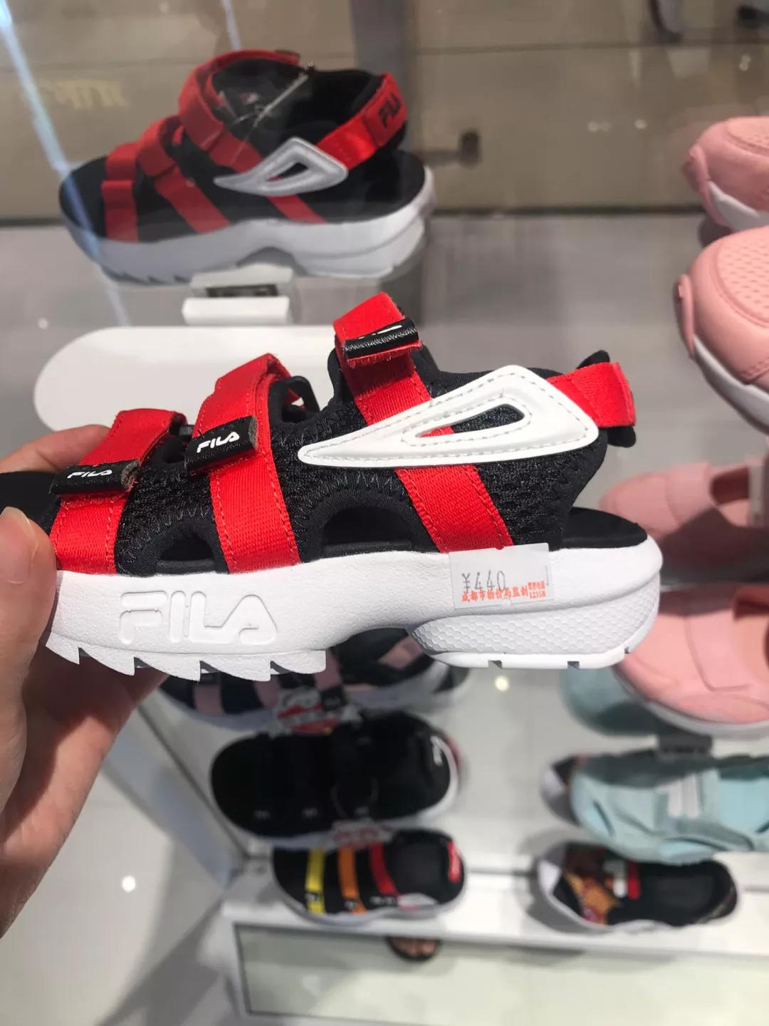 高颜值凉鞋小孩,什么材质的凉鞋鞋底最软