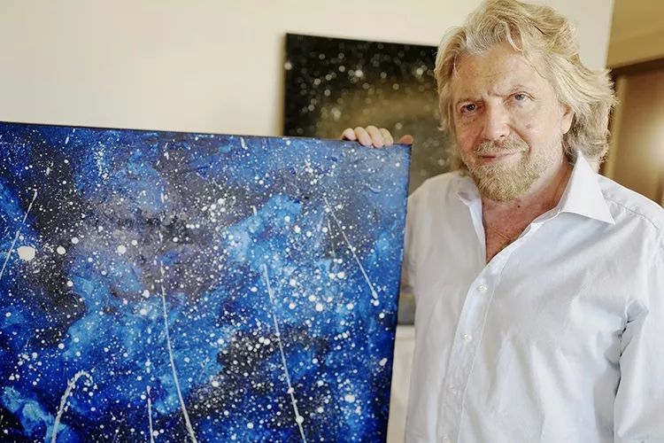 为了抢全球大咖都在翻牌的羽绒服，我差点挤晕在波司登...