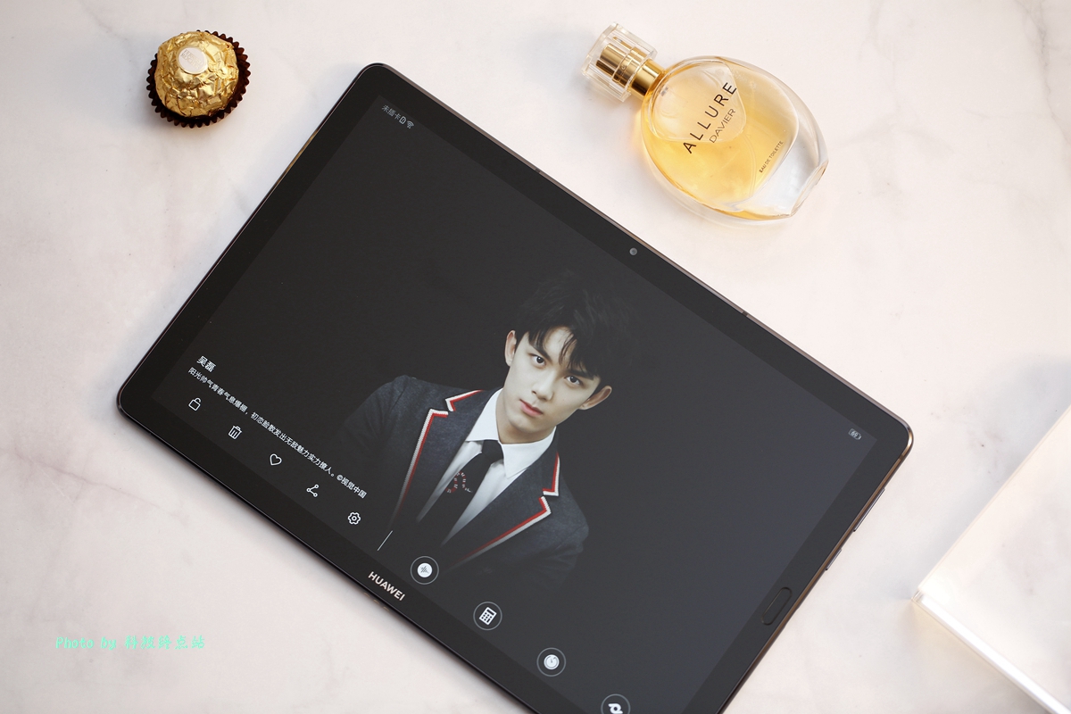 吃鸡看视频还是大屏爽，2K屏+麒麟980华为平板M6首测