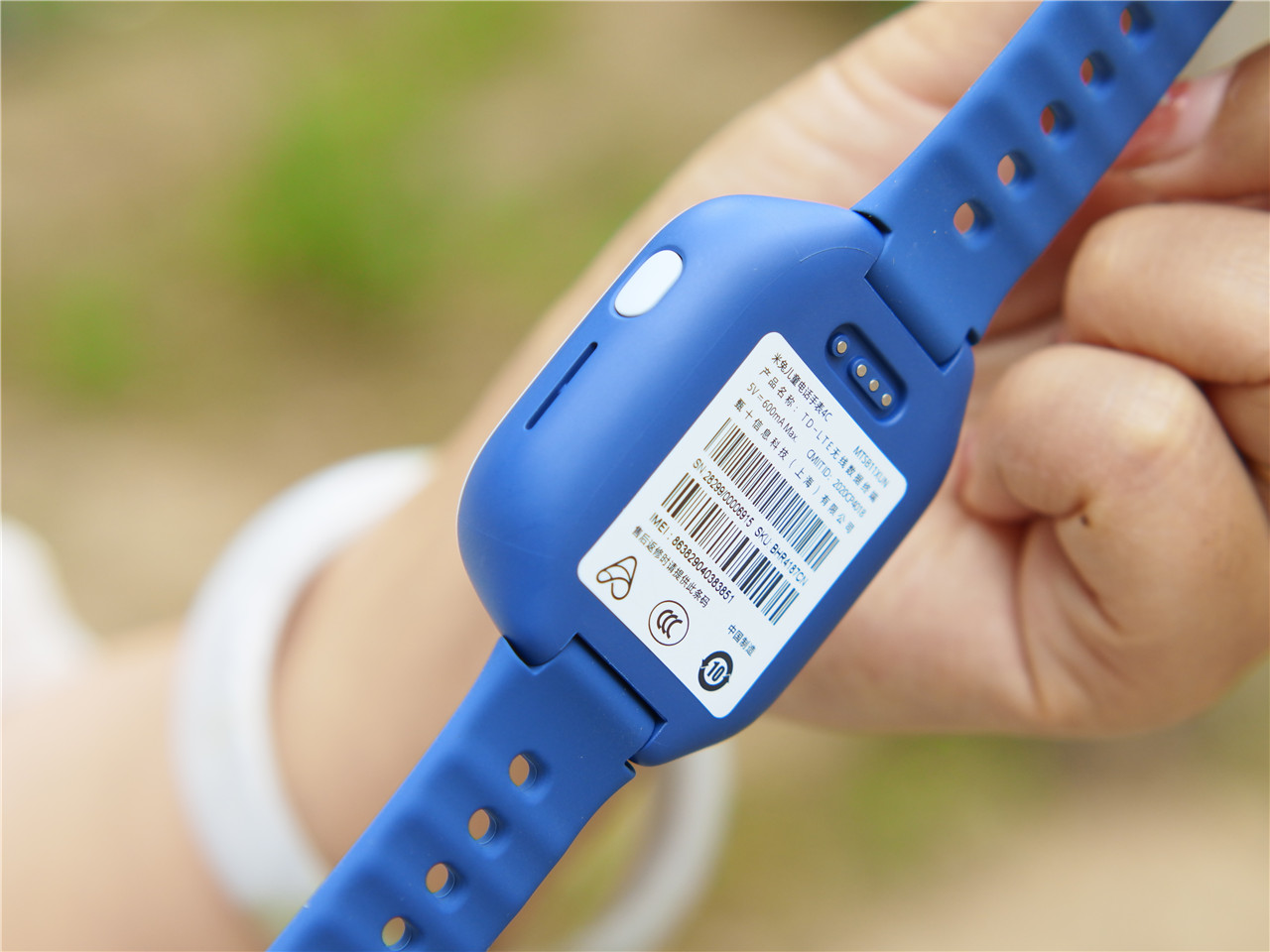 支持4G全网通米兔儿童电话手表4C八重安全定位守护更放心