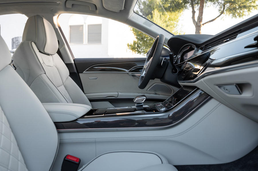 奥迪s8和奥迪rs7哪个档次定位更高,3.8秒破百的车有哪些燃油车