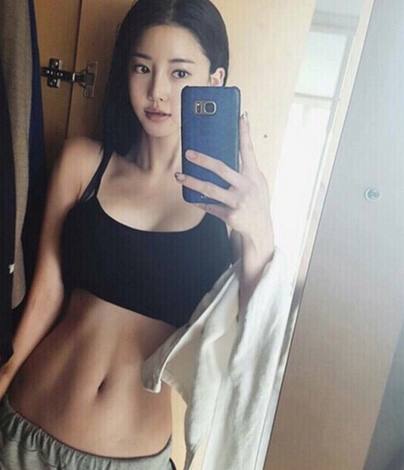 女孩喜欢上健身教练整天练习,健身女的会喜欢健身教练不