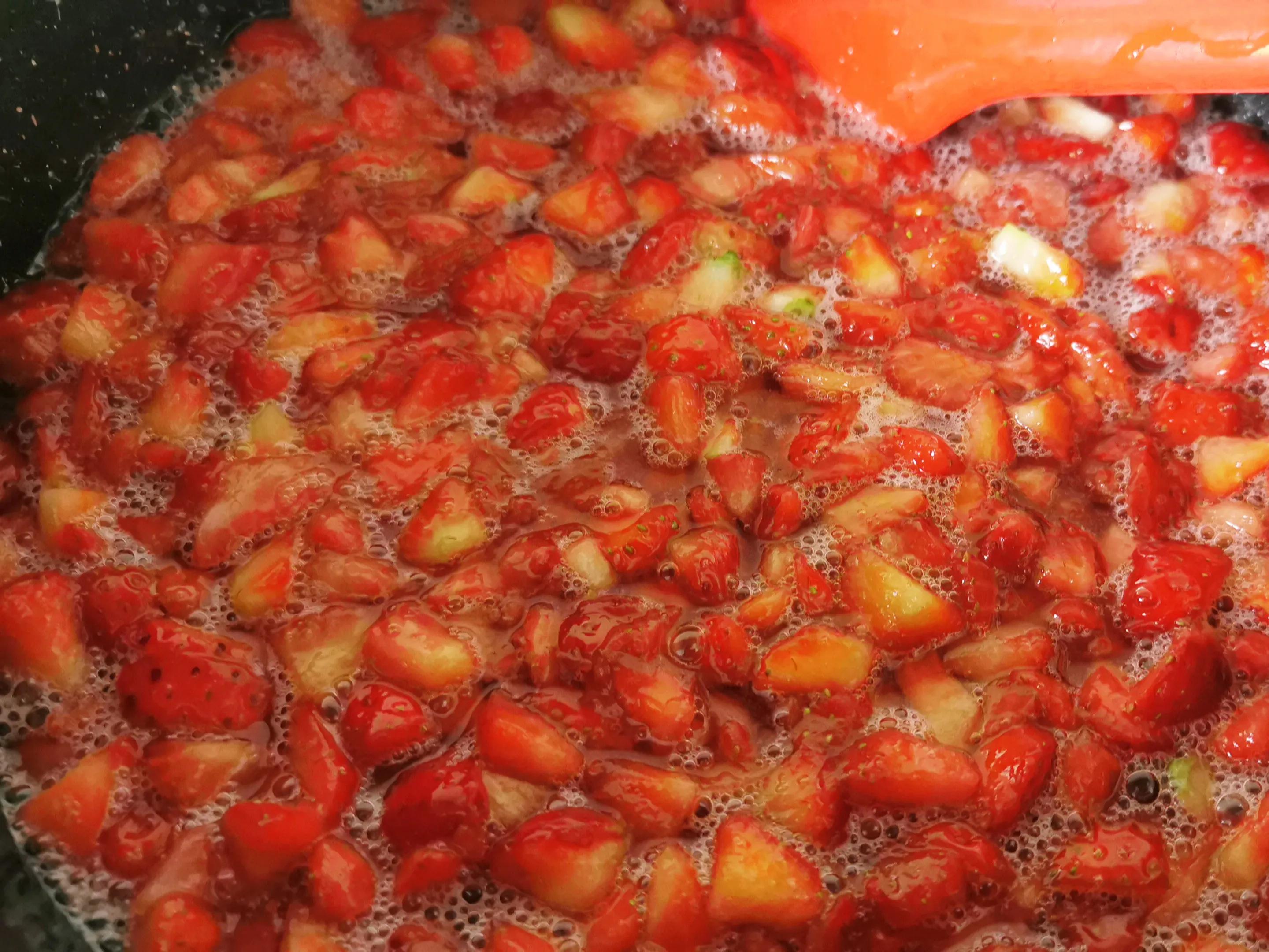 自制草莓酱的家常做法简单,自制简易草莓酱才好吃