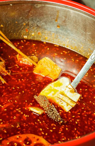 Wow~穿红衣就免单117！这家店到底什么来头！