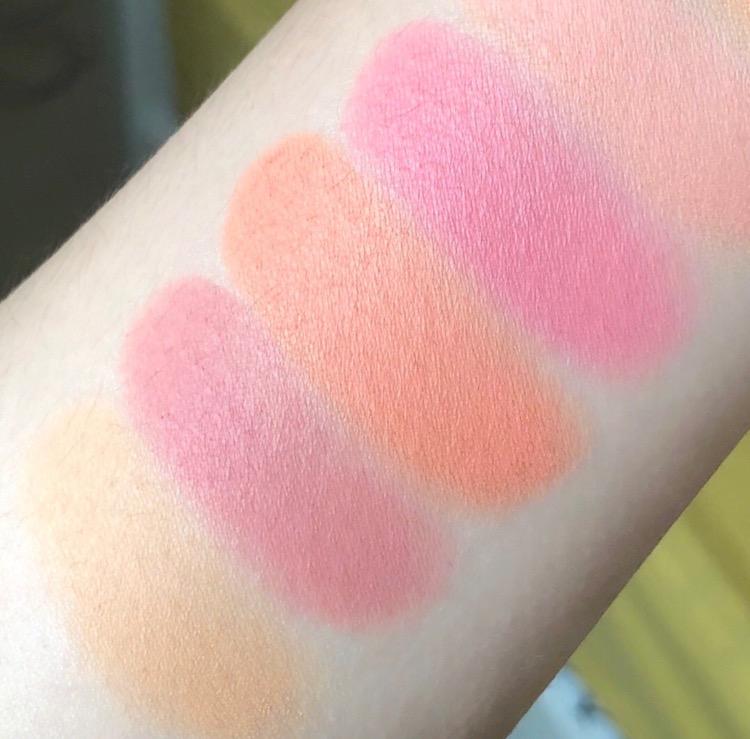 吹爆这个迷你小铁盒果冻腮红！好大一颗娇嫩欲滴的水蜜桃呢