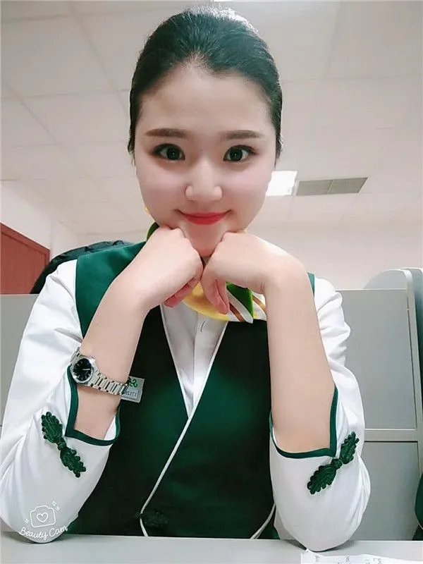 山东铝业职业学院空乘报的人多吗,山东铝业空乘专业礼仪