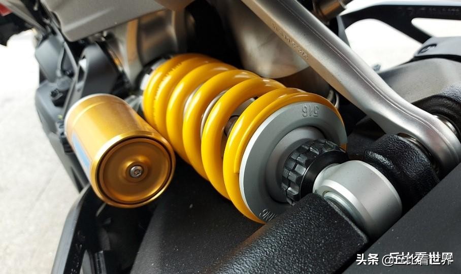 杜卡迪diavel1260和1260s的区别,杜卡迪1260s大魔鬼暗黑