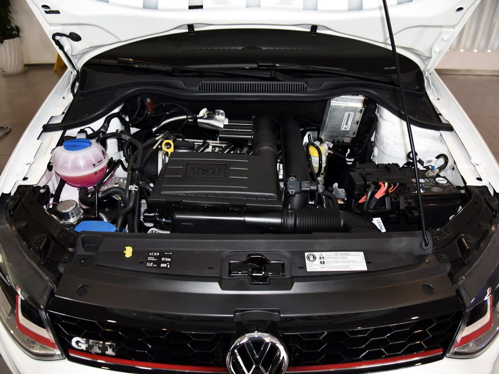 polo2016款gti1.4tsi后排,大众polo1.4tsigti质量怎么样