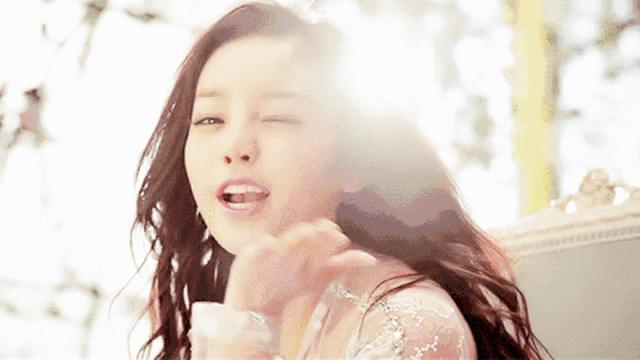 一口黄牙毁了一张脸视频,一口黄牙影响颜值