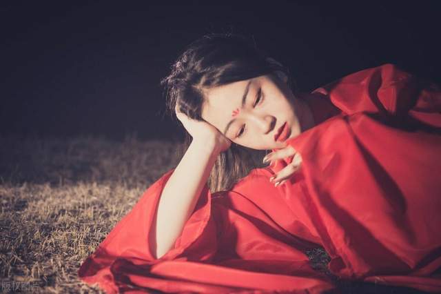 故事：给书生相公生下两子，他却为一袋大米，把我卖给匪徒为妻