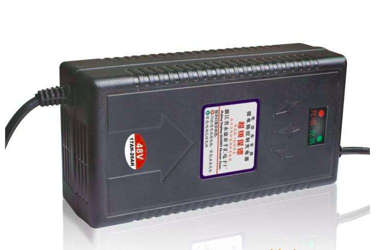 电动车充电器正常指示灯怎样显示,充电器指示灯怎样看电瓶充满