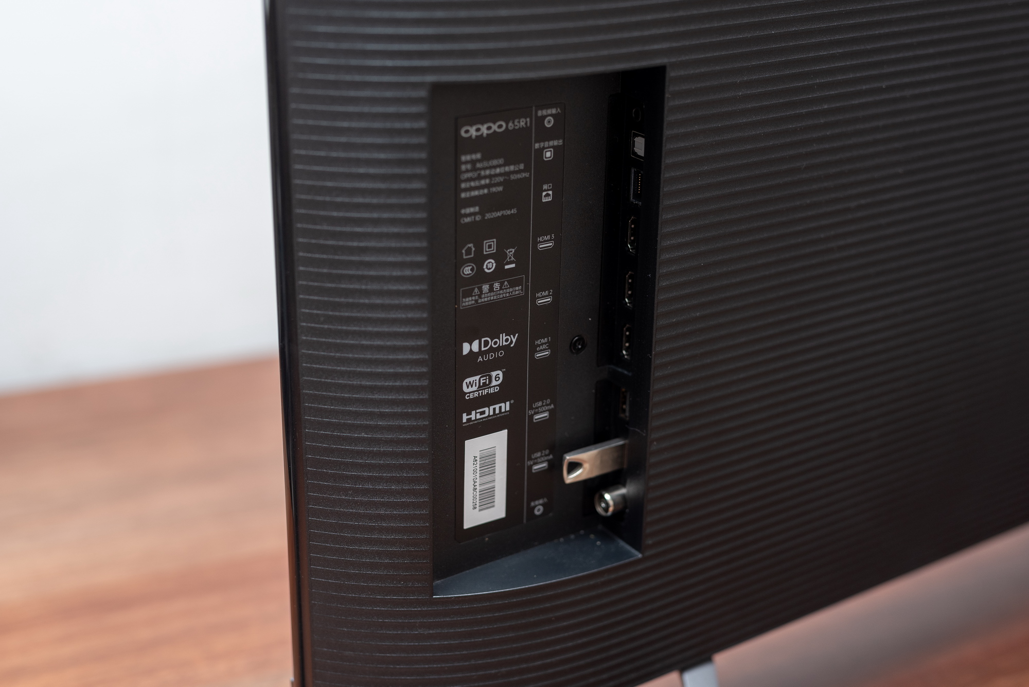 新电视装好之后要怎样才能开机,新电视到了怎么安装